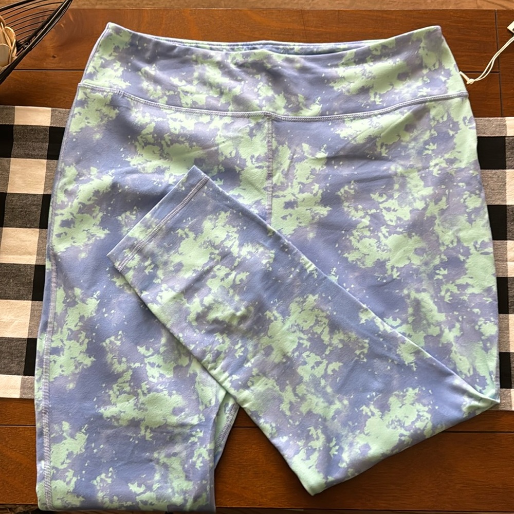 NWT Vineyard Vines 🐳 Blue and Green Leggings XL